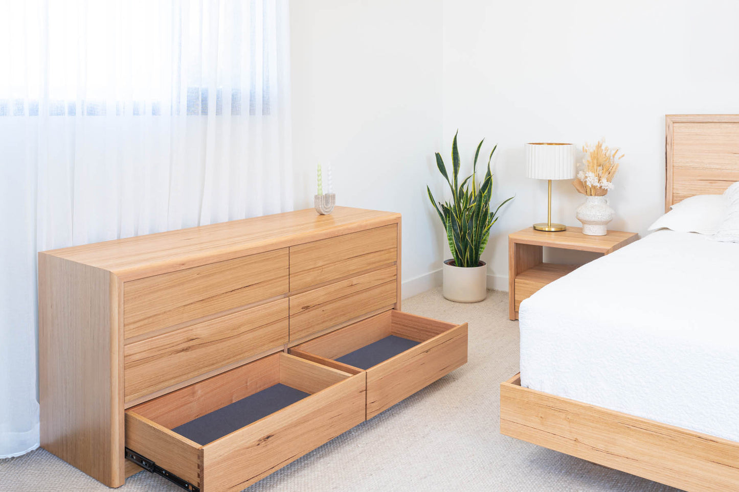 Yakka Tasmanian Oak Feature Grade Dresser