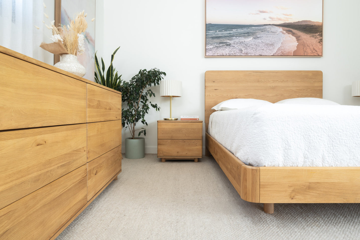 Ex Demo 1 x Solara Eclipse Solid American Oak Bedside Table