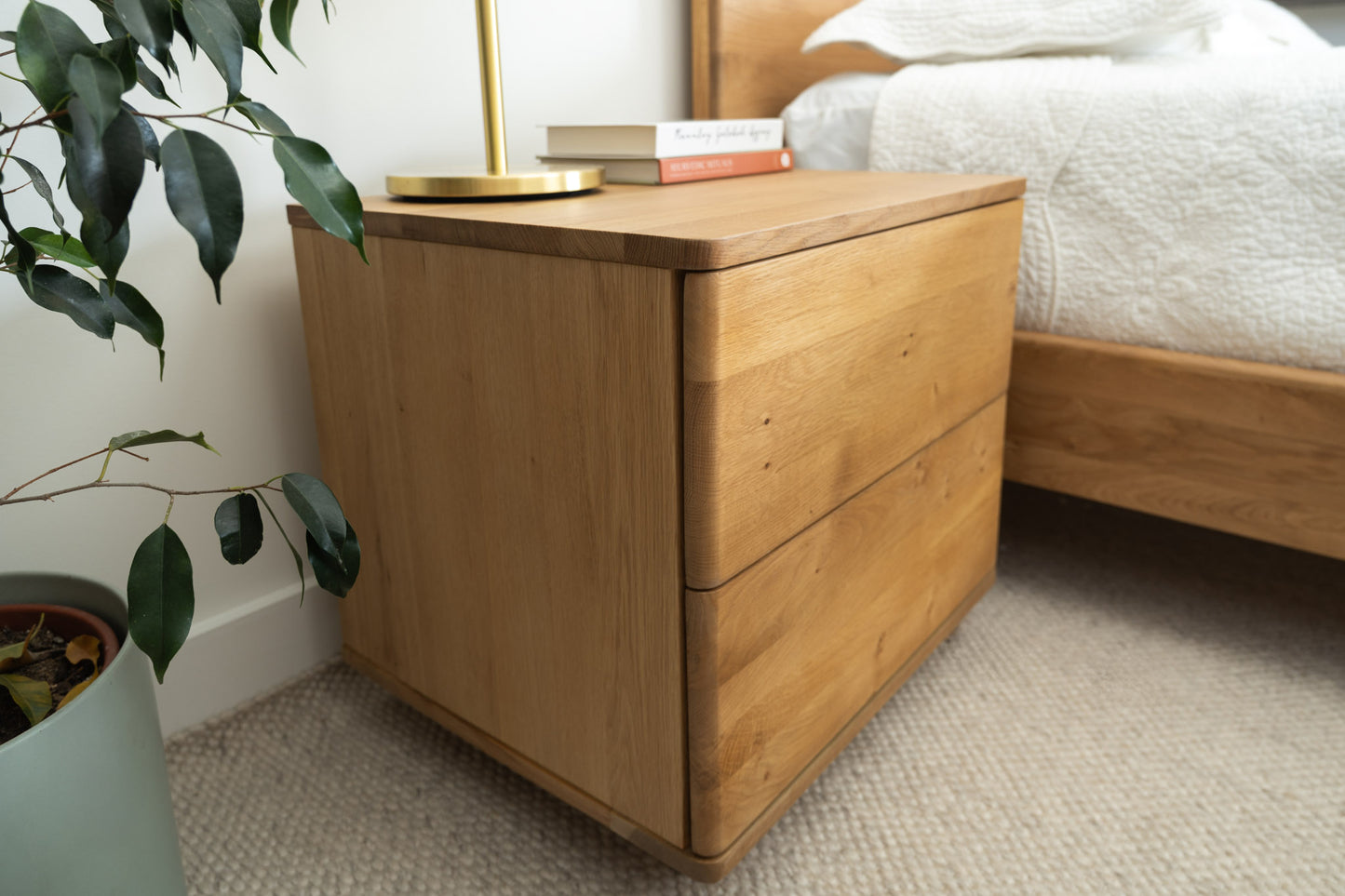 Ex Demo 1 x Solara Eclipse Solid American Oak Bedside Table