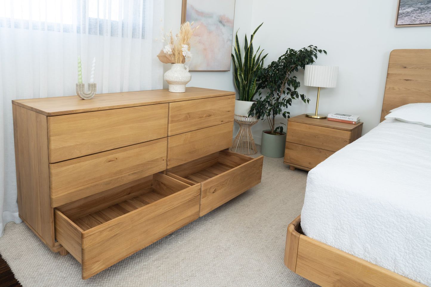 Solara Eclipse Solid American Oak Dresser