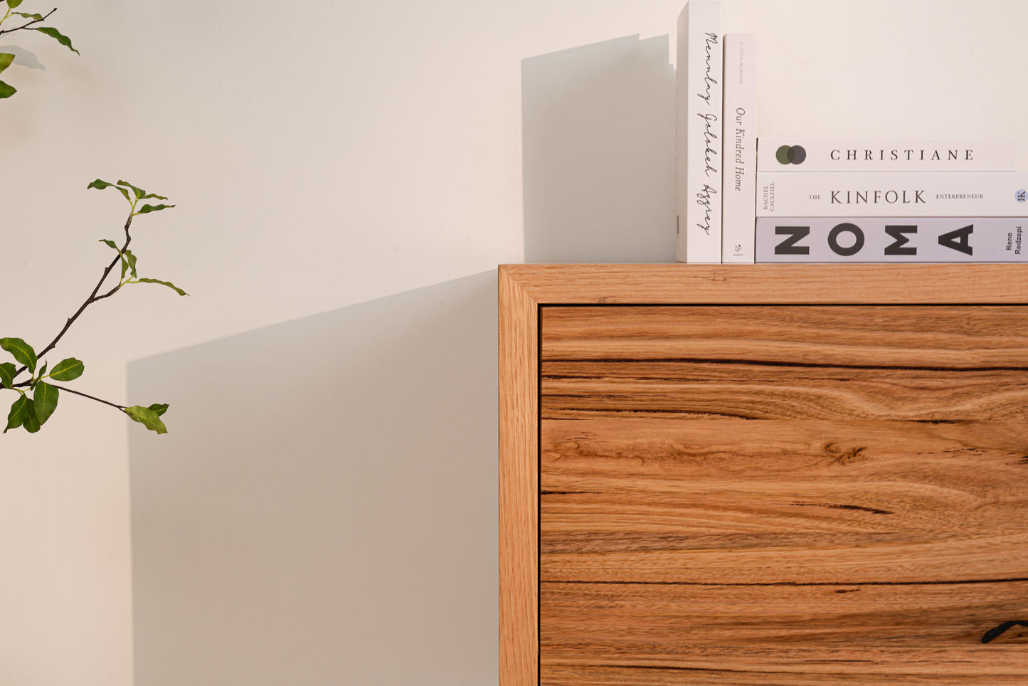 Hermes Messmate Entertainment Unit