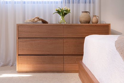 Cape Town Tasmanian Oak Dresser