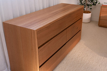 Cape Town Tasmanian Oak Dresser