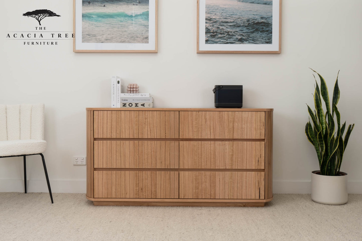 Louka Messmate Dresser