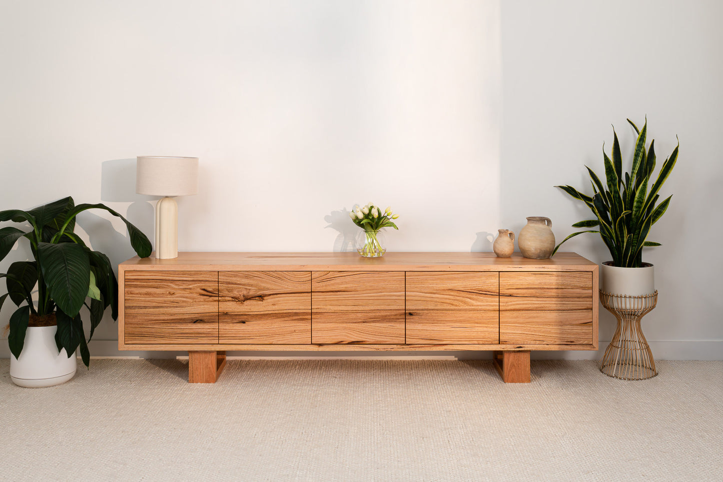 Hermes Messmate Entertainment Unit