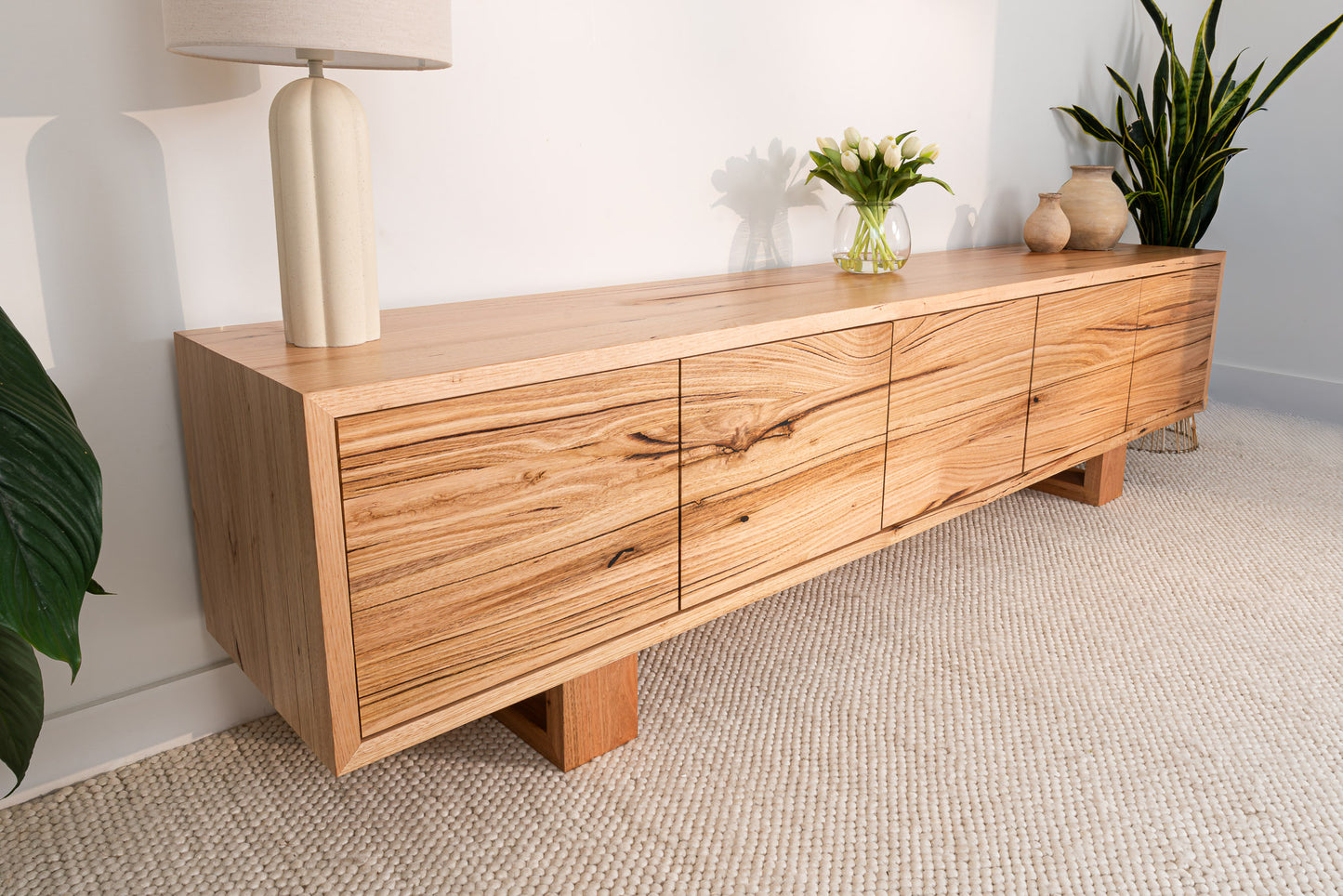 Hermes Messmate Entertainment Unit