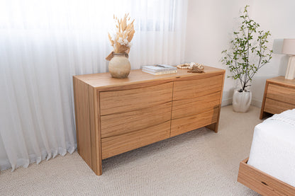 Yakka Cloud Tasmanian Oak Feature Grade Dresser