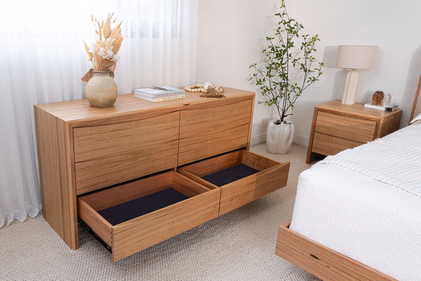 Yakka Cloud Tasmanian Oak Feature Grade Dresser