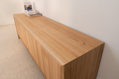 Yakka Tasmanian Oak Feature Grade Entertainment Unit