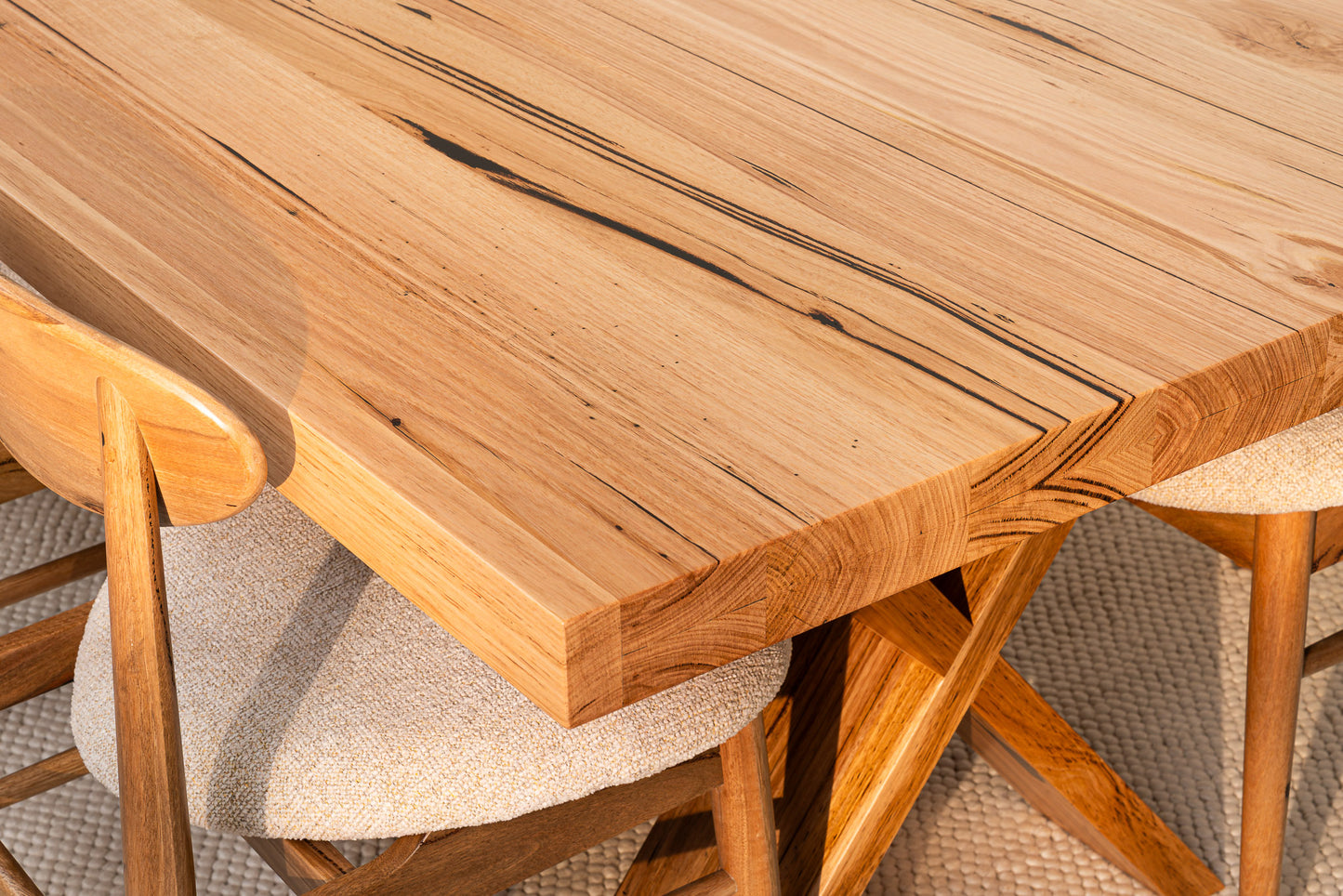 Axl Messmate Dining Table