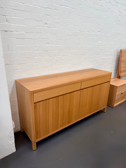 Ex Demo 1.6m Yakka Tasmanian Oak Feature Grade Sideboard & Buffet - Brisbane Showroom