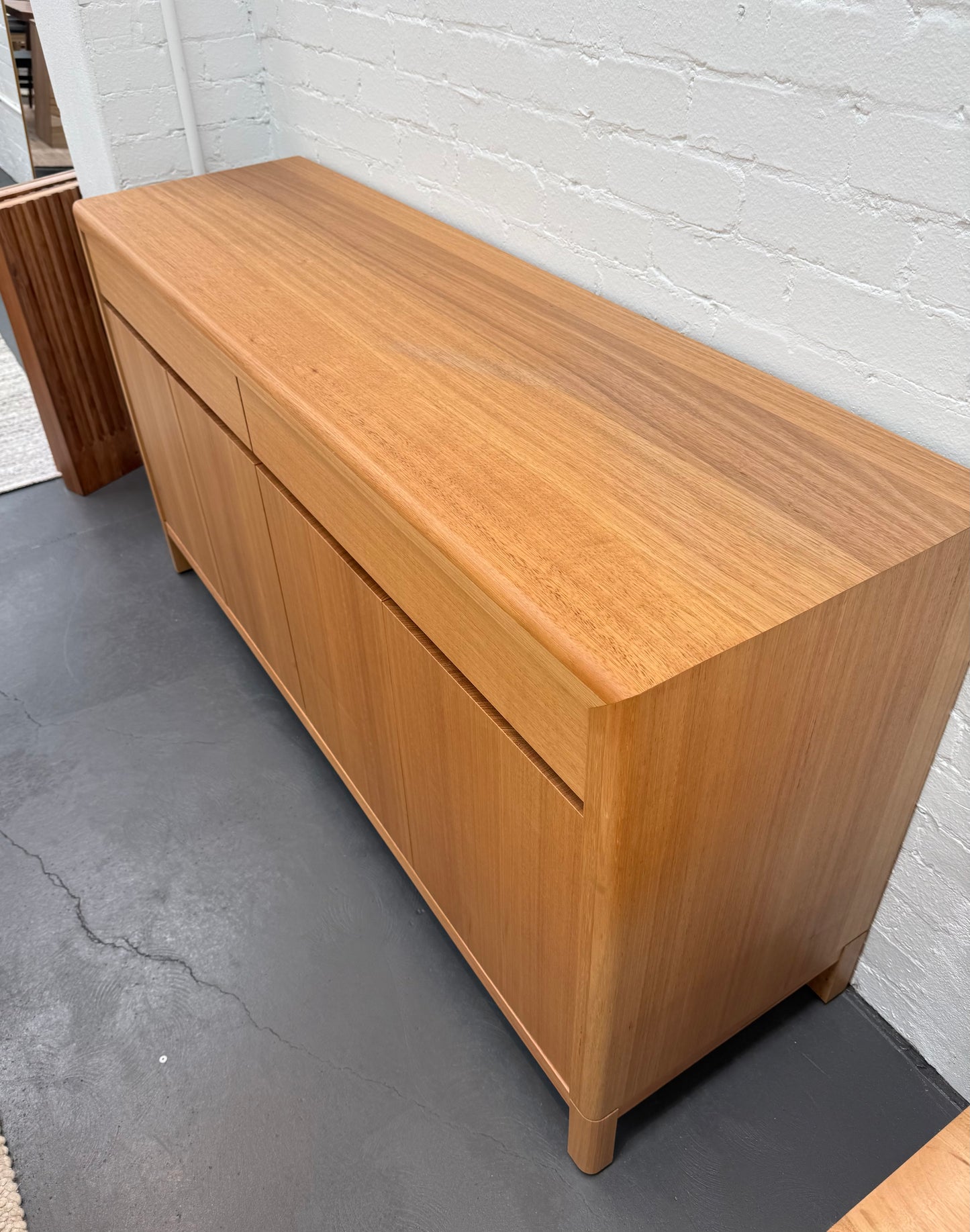 Ex Demo 1.6m Yakka Tasmanian Oak Feature Grade Sideboard & Buffet - Brisbane Showroom