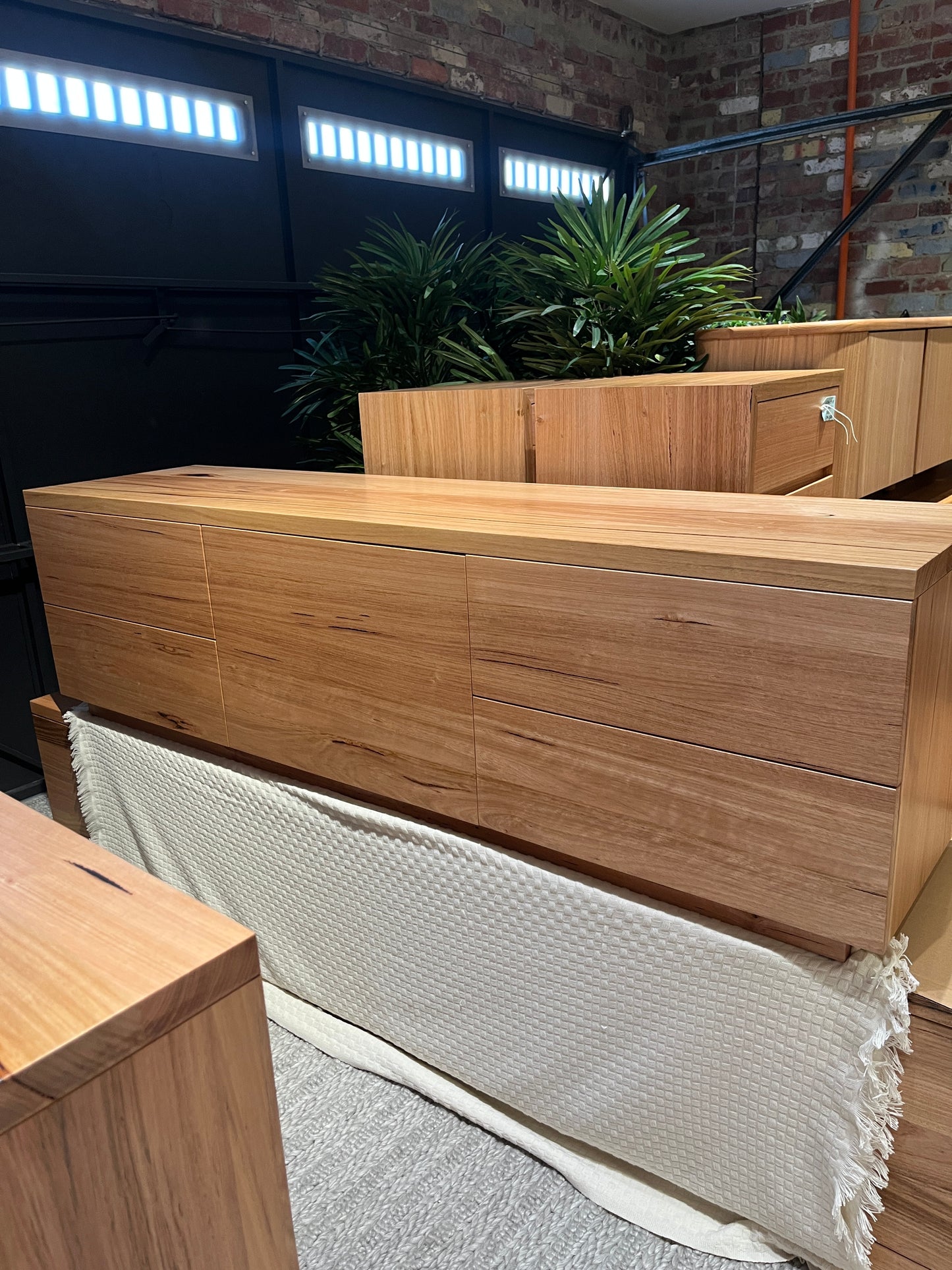 Ex Demo Elijah Messmate Entertainment Unit 1.8m