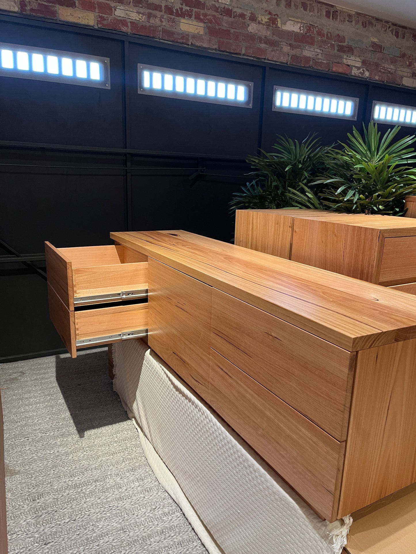 Ex Demo Elijah Messmate Entertainment Unit 1.8m