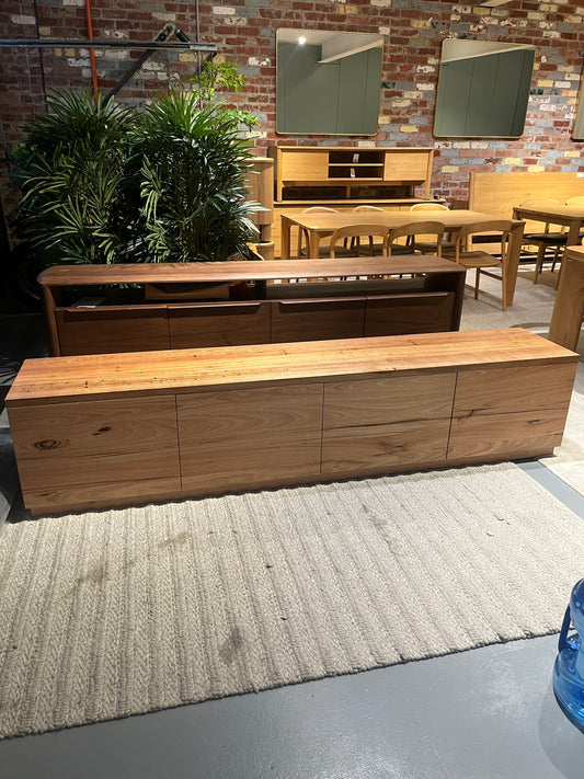 Ex Demo Elijah Wormy Chestnut Entertainment Unit 2.4m