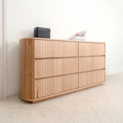Louka Messmate Dresser