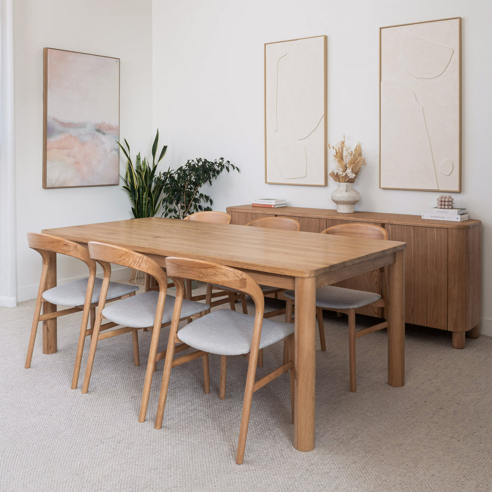 Solara American Oak Dining Table – The Acacia Tree